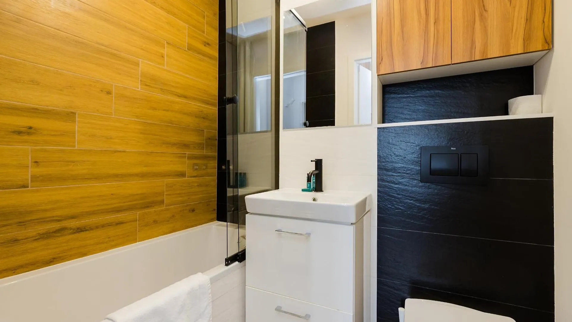 Apartment Shortstaypoland Grzybowska B167 Warsaw